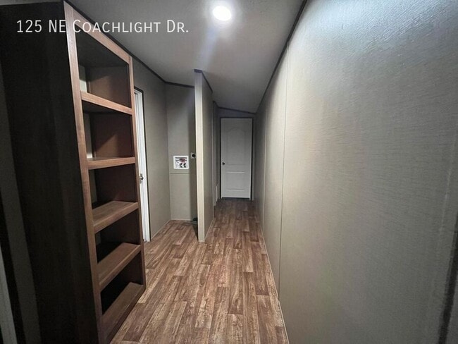 Photo - 125 Coachlight Dr