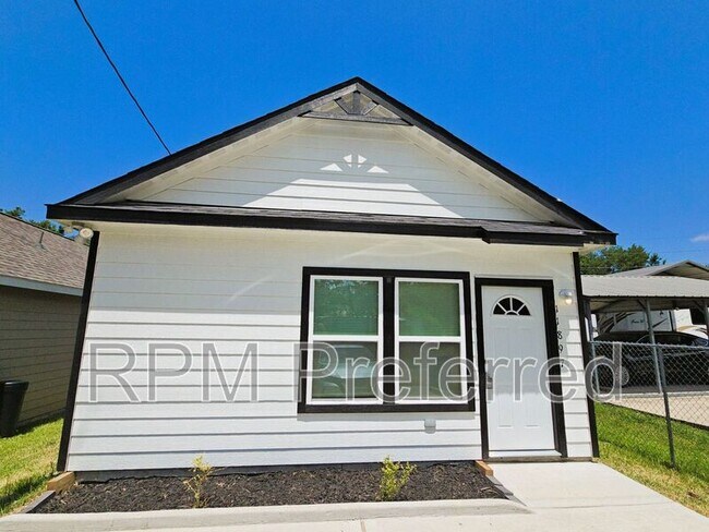 Building Photo - 11897 Nelwood St Rental