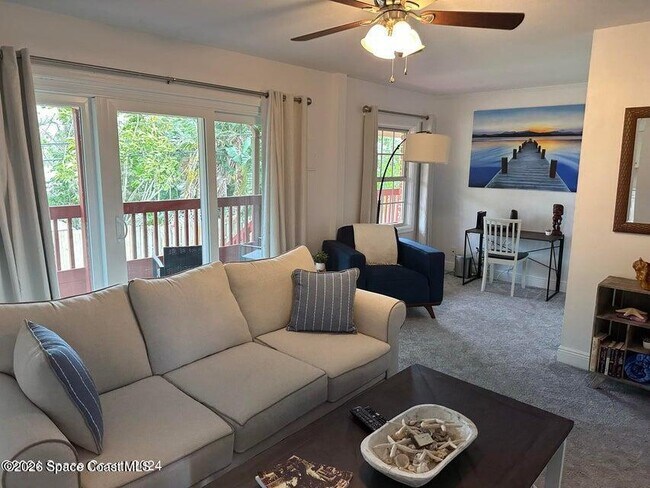 Photo - 911 S Colonial Ct Unidad C