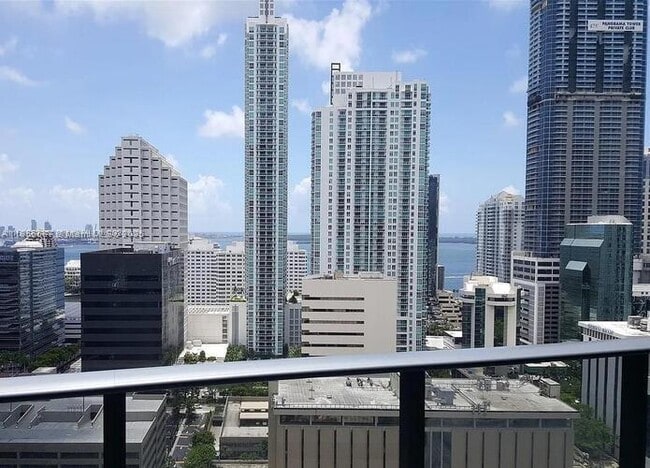 Building Photo - 45 SW 9th St Unit 2102 Rental