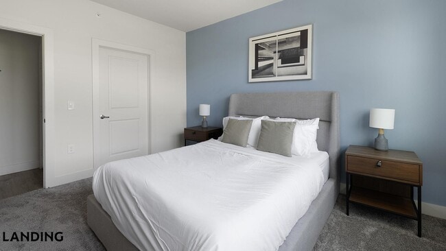 502 E College St Unit 413