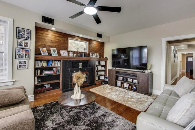 Photo - 1337 S Austin Blvd Unit 2