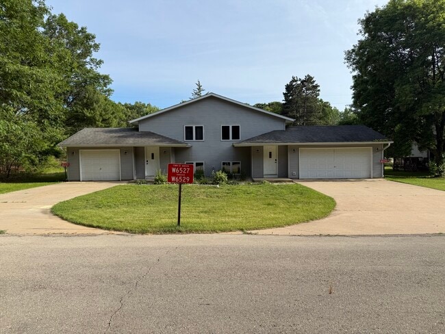 Photo - W6527 Woodhaven Cir Townhome
