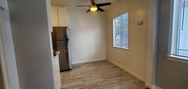 Photo - 3812 Wisconsin St