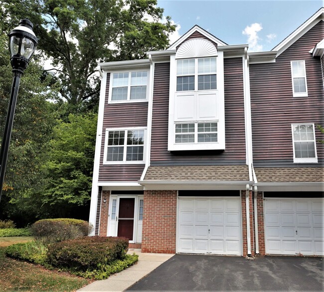 Photo - 13 Halstead Pl Townhome