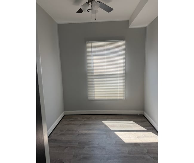 1228 Glyndon Ave Unit 2C AVAILABLE $750 W/BATH 2C