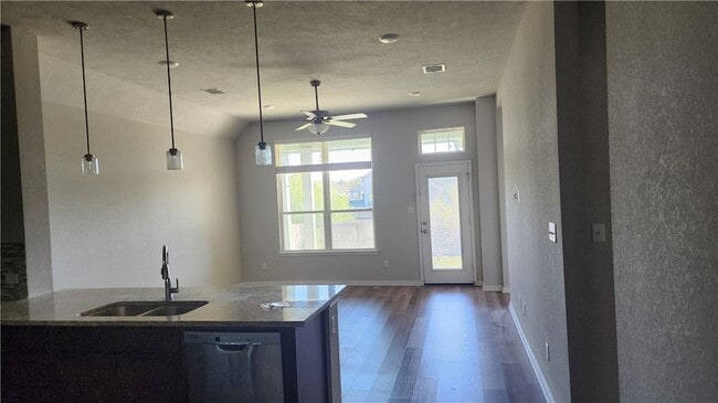 Photo - 2006 Theresa Dr