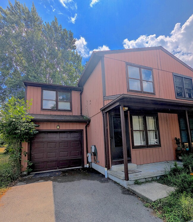 Building Photo - 7 Robin Rd Rental