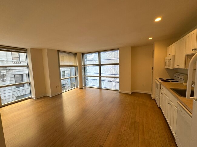 Photo - 41 Boylston St Unidad 405