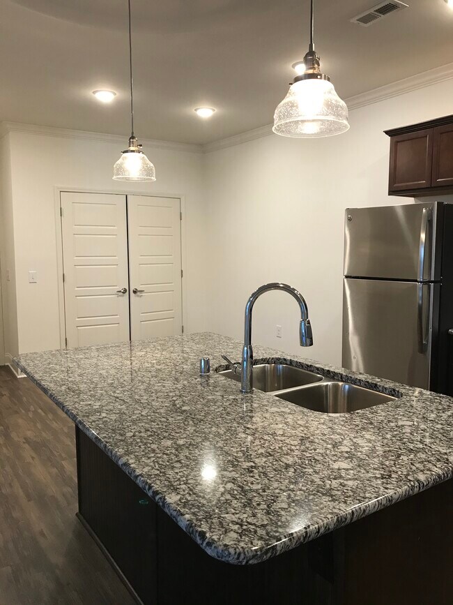 Photo - Emerald Twenty Four