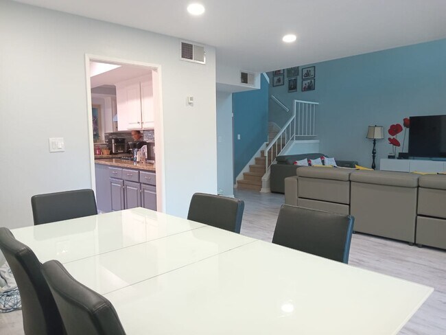 Photo - 7551 Maywood Dr