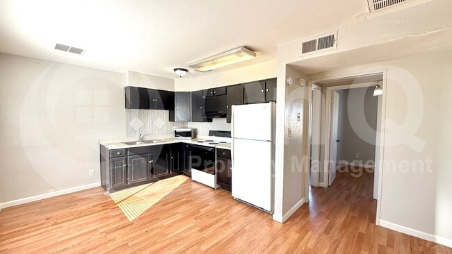 Photo - 6 S 31st Ave