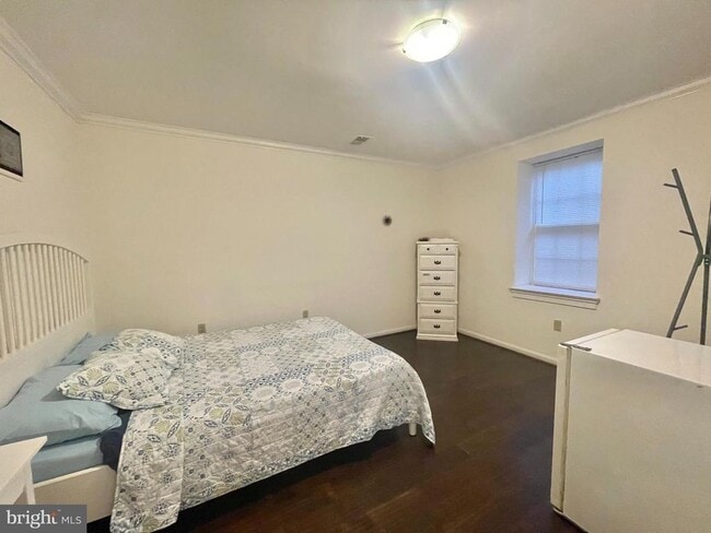 Photo - 8526 Raglan Rd