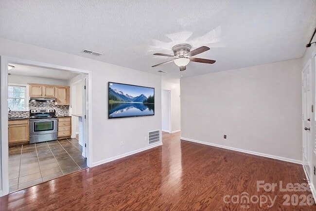 Photo - 218 Clearbrook Rd