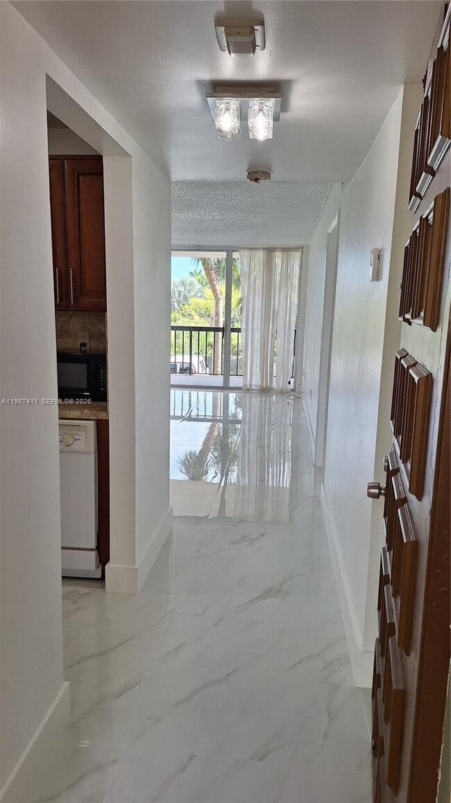 Photo - 10875 SW 112th Ave Unidad 214