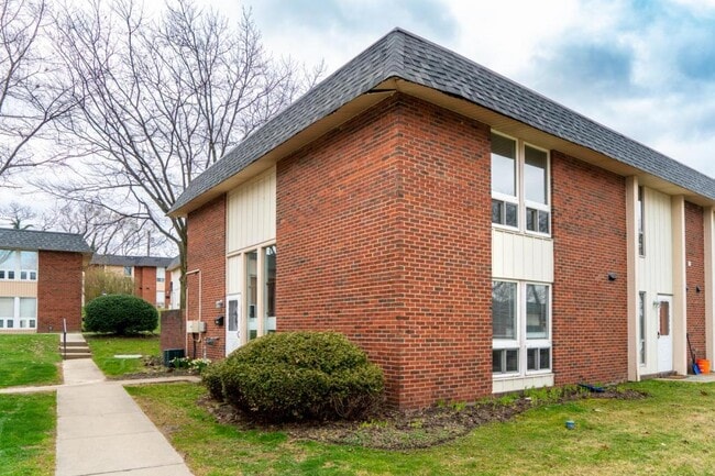 Building Photo - 314 College Park Dr Rental