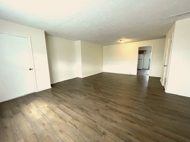 Puerta de la cocina de la sala de estar - 3304 Wood Valley Ct