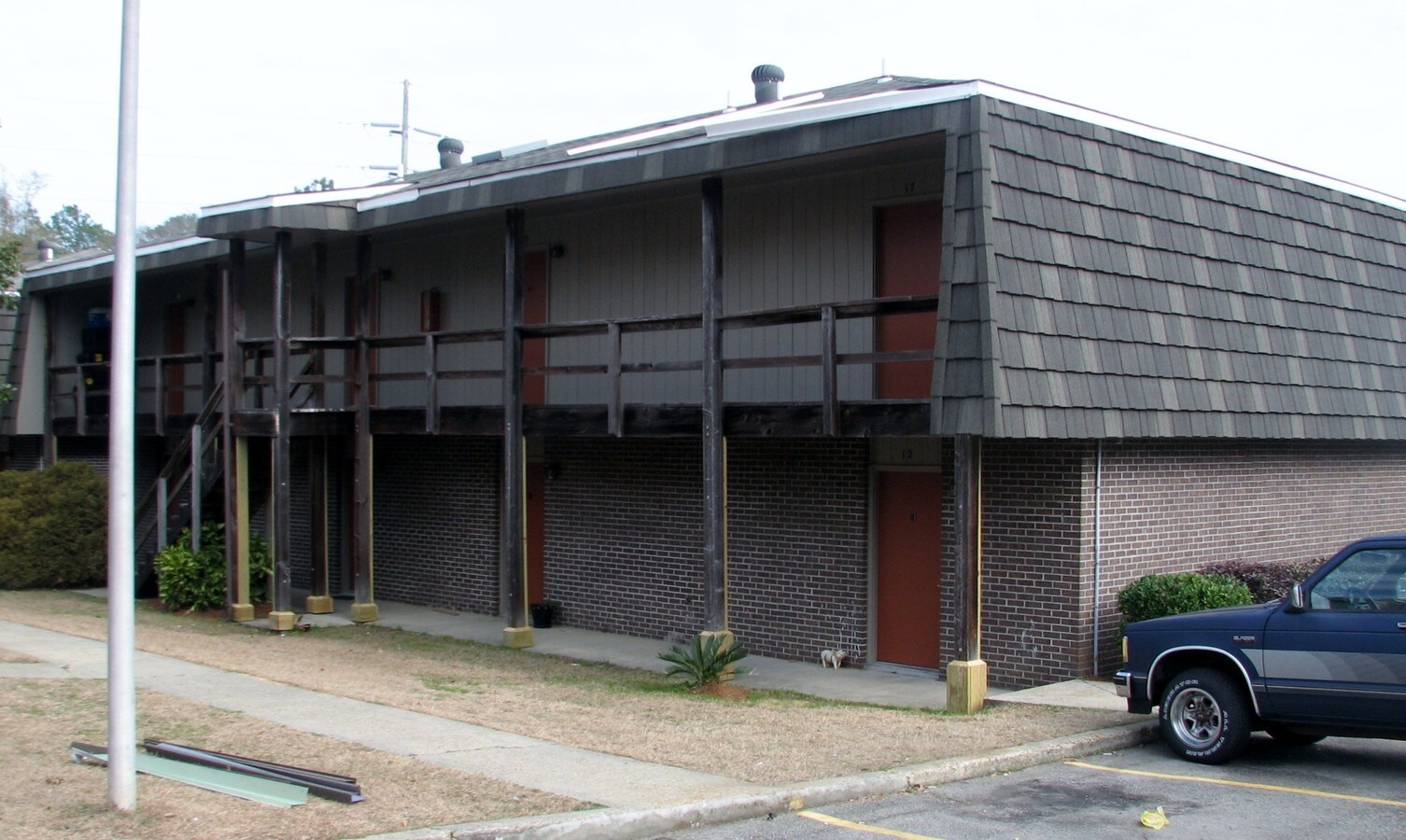 Lincoln Square Townhomes - Lincoln Square Townhomes