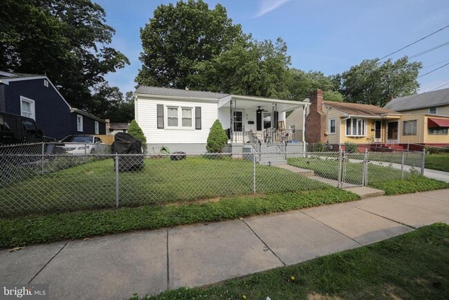 Photo - 32 Willis Ave House