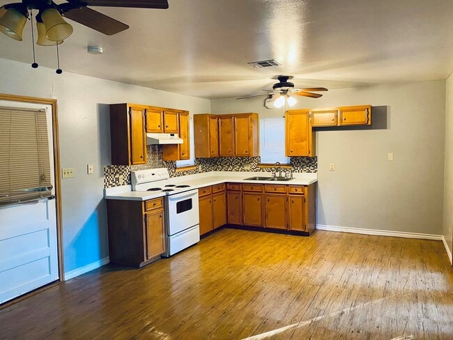 Photo - 460 County Rd 2212