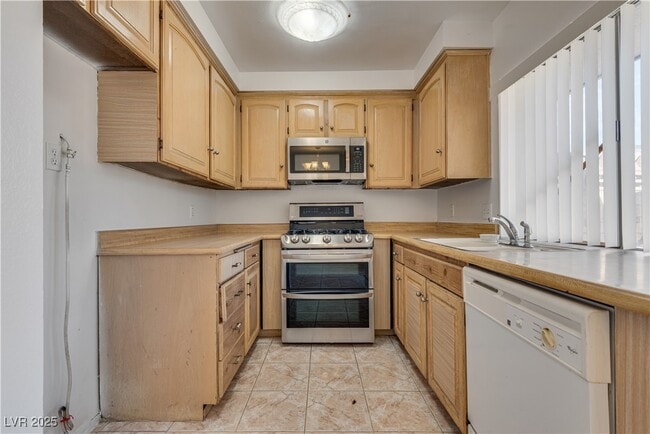 Photo - 6211 Meadow Brook Ln