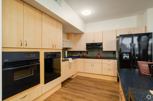 2BR, 2BA