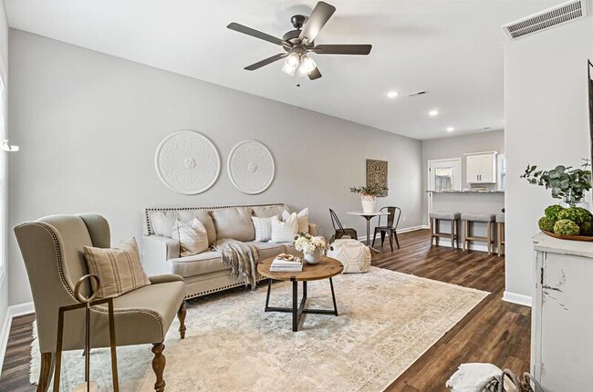 Photo - 1115 Hillwood Dr