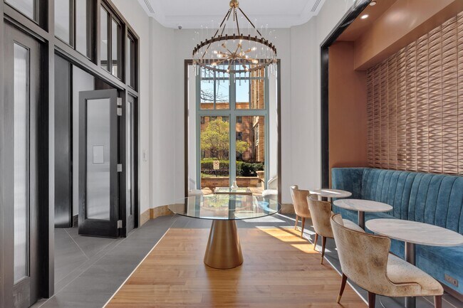 The Lounge - The Gramercy