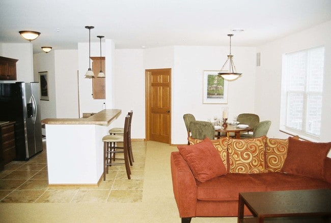 Photo - Drumlin Towers