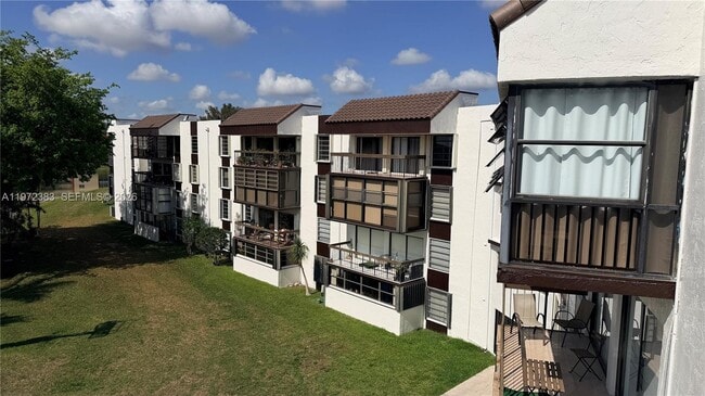 Building Photo - 1300 SW 122nd Ave Unit 416-2