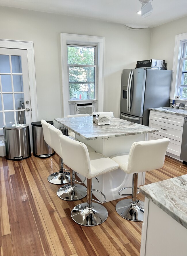 Kitchen - 51 Hazelton St Unit 2