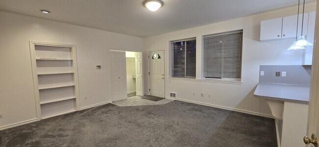 Photo - 5106 Green Lake Way N