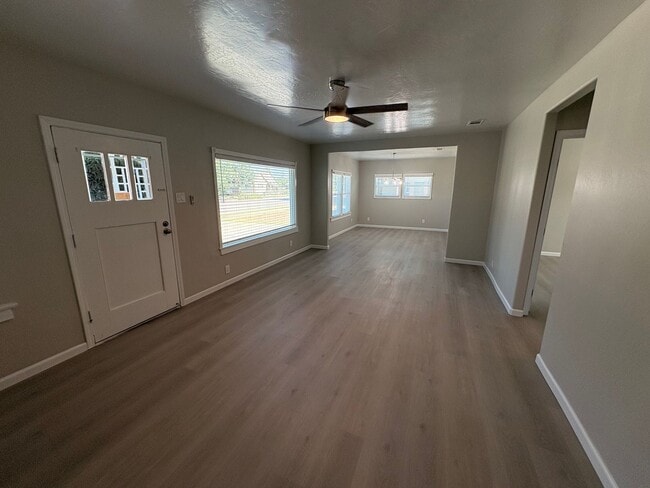 Photo - Beautiful newly renovated 2 bedroom home