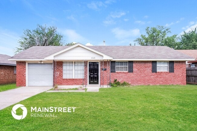 Building Photo - 808 Lotus Ave