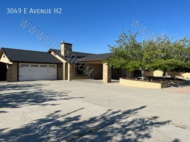 3BD/2BTH EAST LANCASTER RANCH STYLE HOME - 3BD/2BTH EAST LANCASTER RANCH STYLE HOME