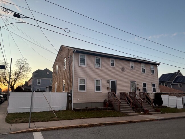 Photo - 18 Homer St Unit L