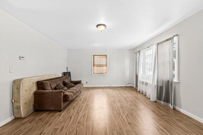 Photo - 81 VAN WAGENEN Ave Unit 2