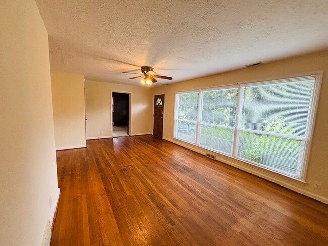 Photo - 709 Barringer Dr
