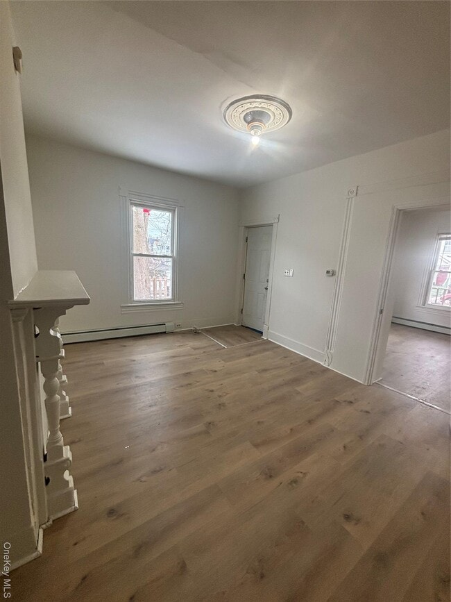 Building Photo - 147 Downs St Unit 1