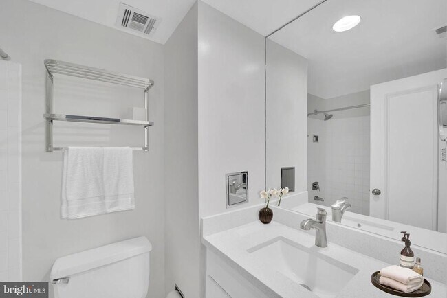 Photo - 1133 13th St NW Unit 704