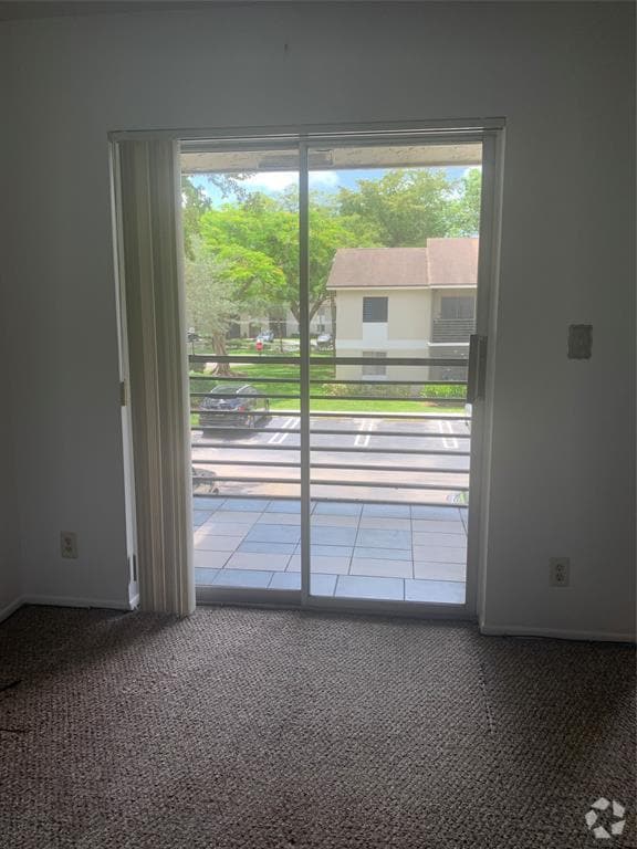 Building Photo - 511 Gardens Dr Unit 204 Rental