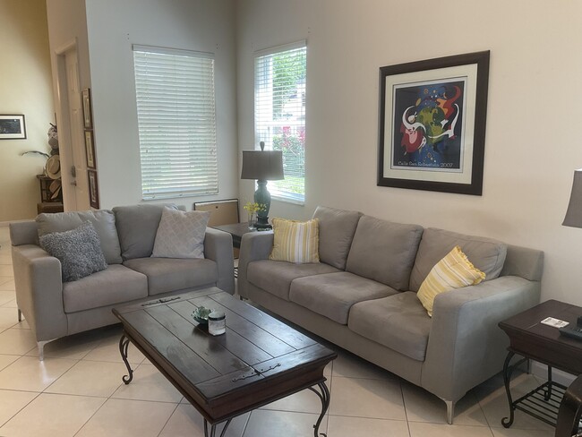 Photo - 9201 Wentworth Ln