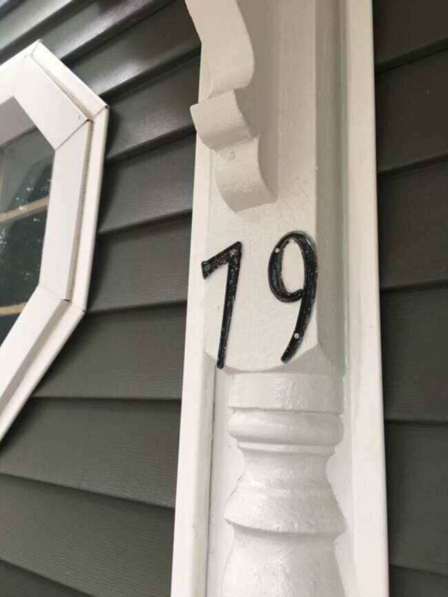 Photo - 79 Winchester Ave Unit 2