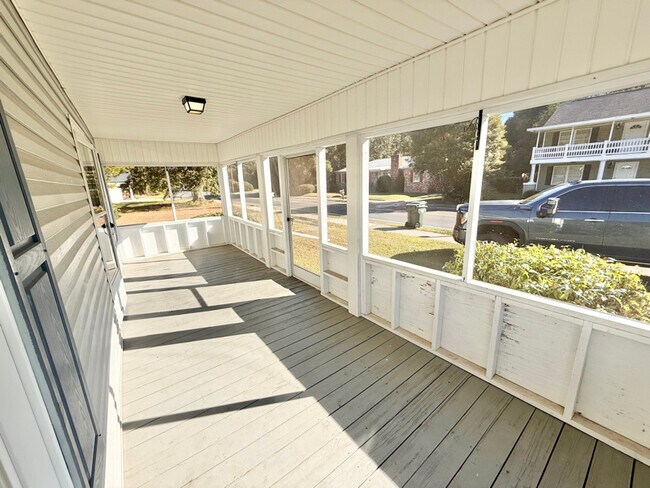 Photo - 118 S Tillman St