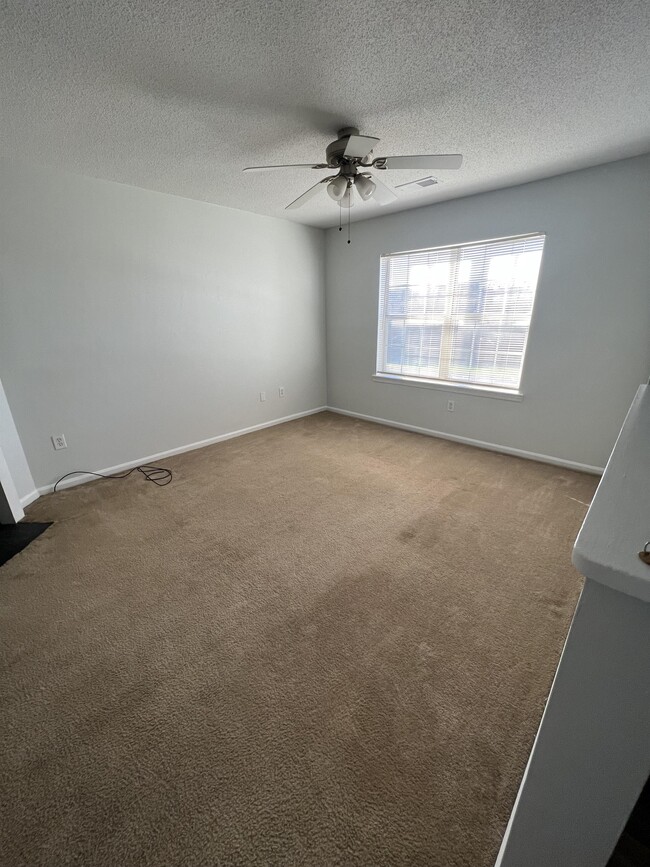 Photo - 93 Willowbrook Dr