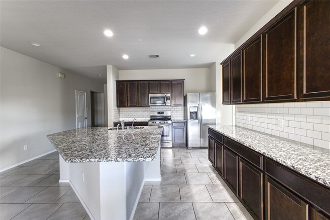 Photo - 707 Desert Pea Ln