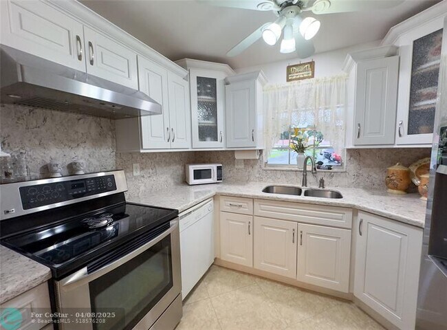 Photo - 4525 NW 3rd Ct