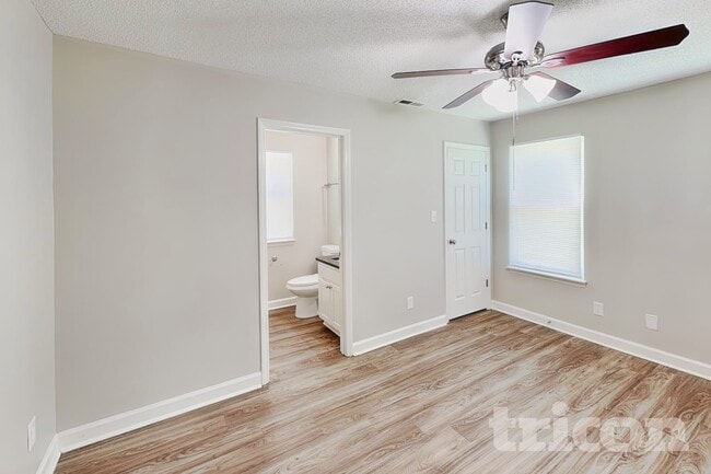 Photo - 809 Valley Creek Dr