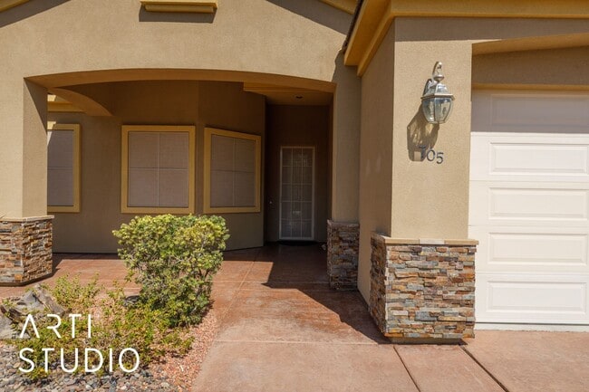 Photo - Beautiful 2-bedroom 2-bathroom and 2-car garage located in a gated community