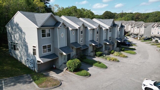 Photo - 19 Hawthorne Dr Unit 102